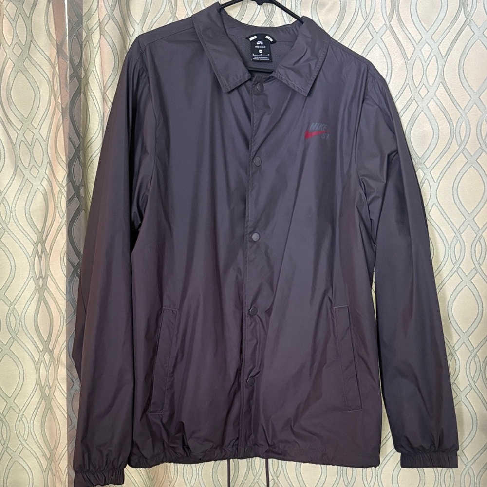 Nike Men's Dark Gray Windbreaker